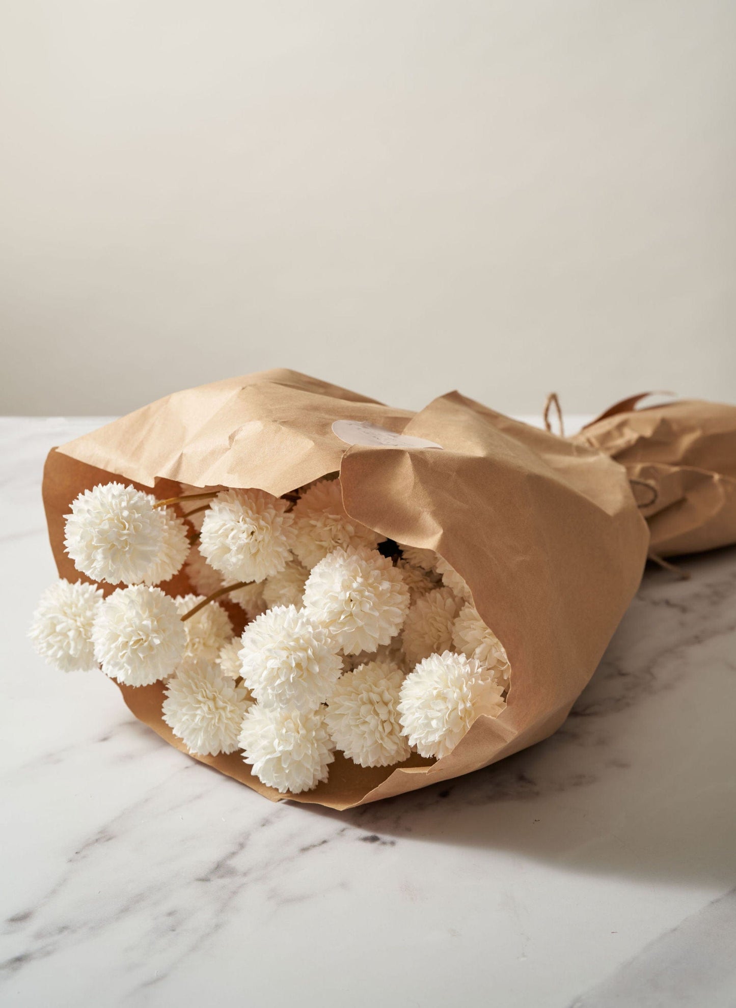 Bouquet artificiel de Chrysanthèmes Kiku – Blanc (10 tiges / 50 fleurs)
