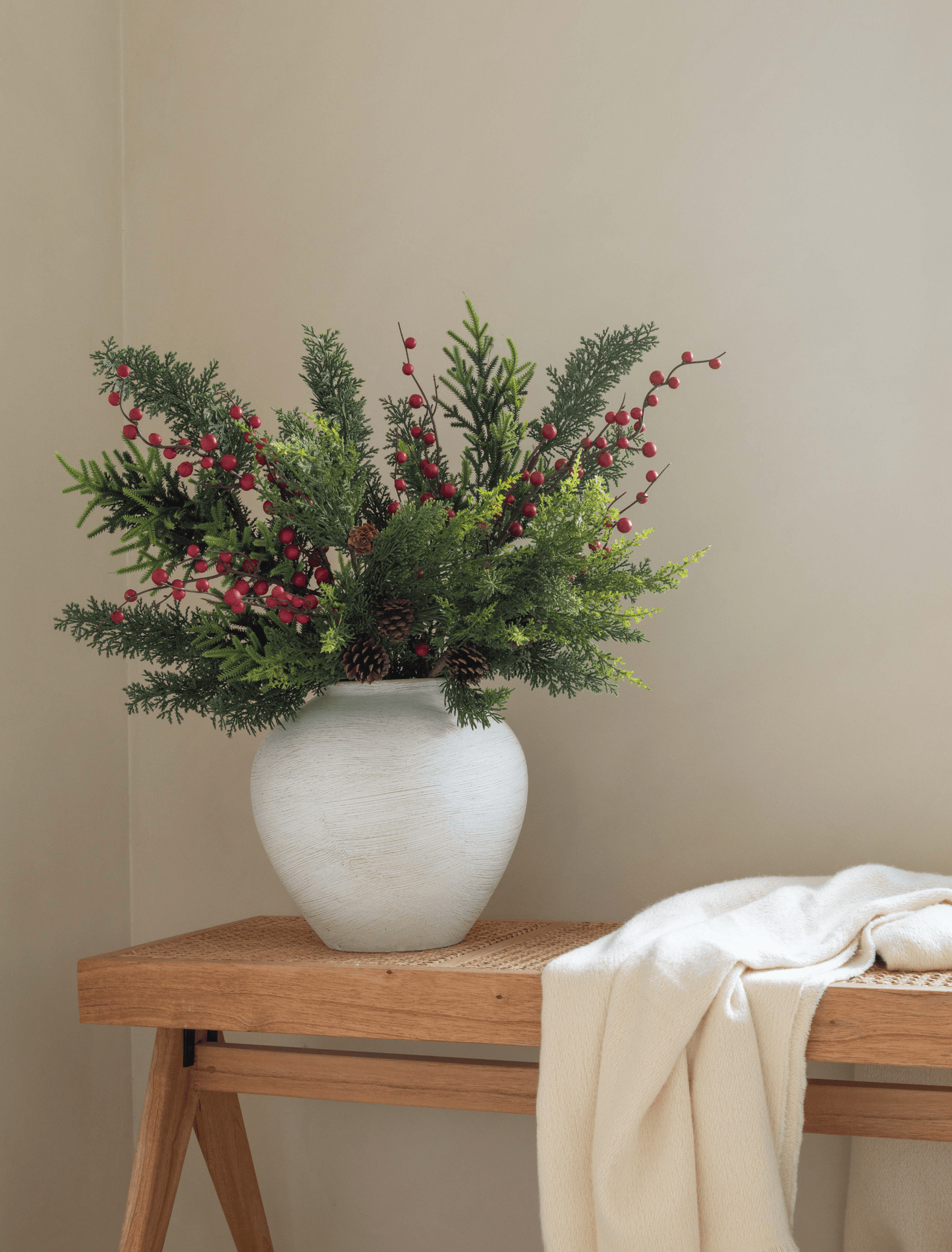 Plantes artificielles Fougères d’hiver & Baies rouges